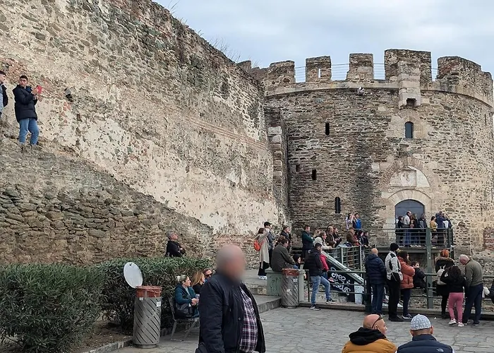 Апартаменты Under Castle Walls Салоники