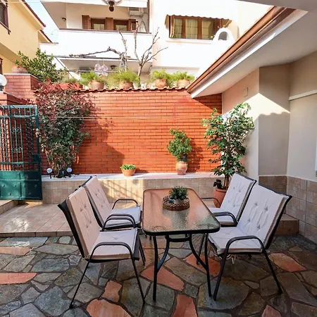 Under Castle Walls Apartamento Tessalónica