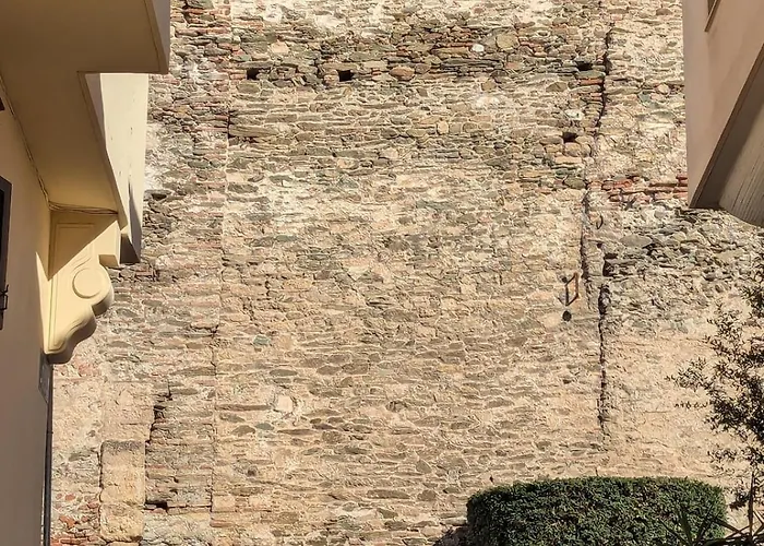 Under Castle Walls Apartment