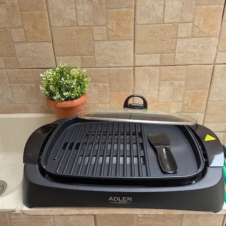 Under Castle Walls Tessalónica