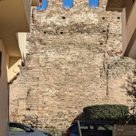Under Castle Walls アパート